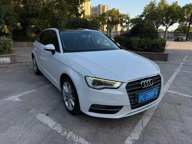 Audi A3 2014 Sportback 35 TFSI Automatic Comfort — миниатюра 3