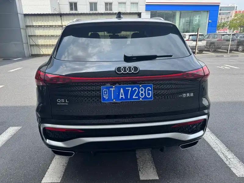 Audi Q5L 2026 2.0T Hybrid Luxury — миниатюра 5