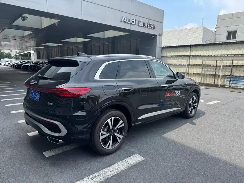 Audi Q5L 2026 2.0T Hybrid Luxury — миниатюра 6