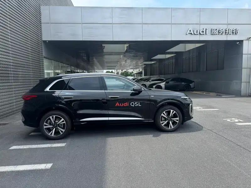 Audi Q5L 2026 2.0T Hybrid Luxury — миниатюра 7