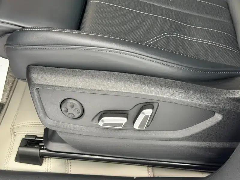 Audi Q5L 2024 45TFSI Luxury Dynamic — миниатюра 8