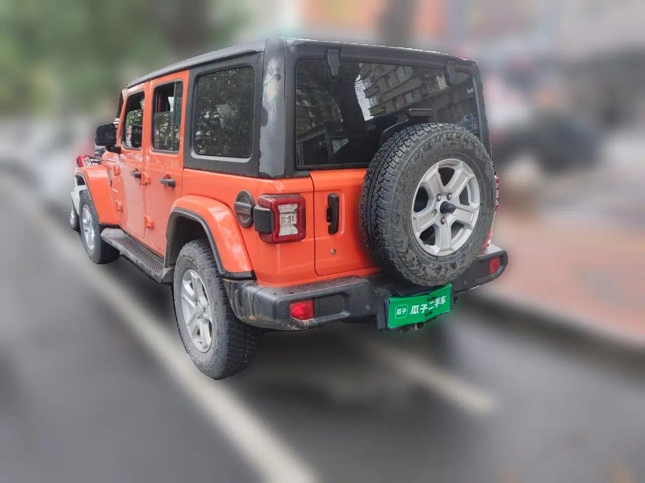 Jeep Wrangler 2018 2.0T Sahara Four-Door Edition — миниатюра 4