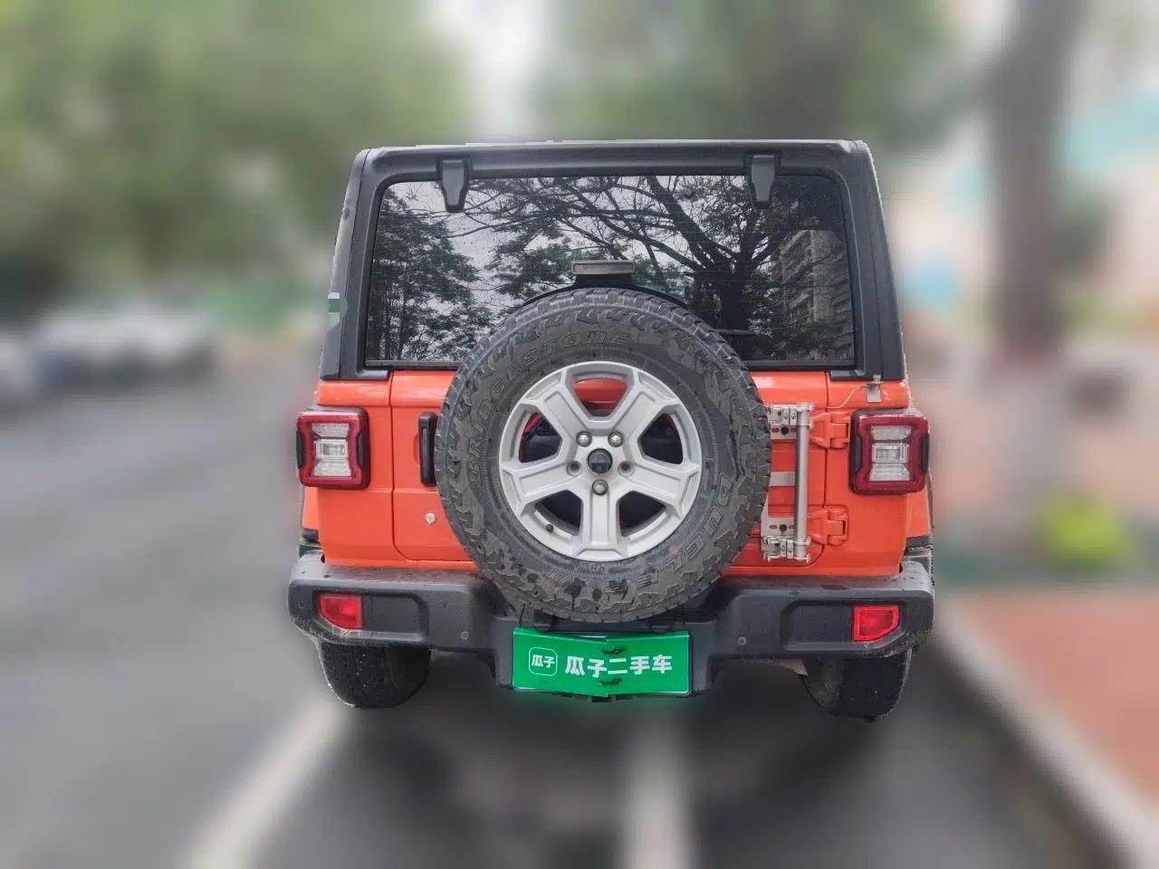 Jeep Wrangler 2018 2.0T Sahara Four-Door Edition — миниатюра 5