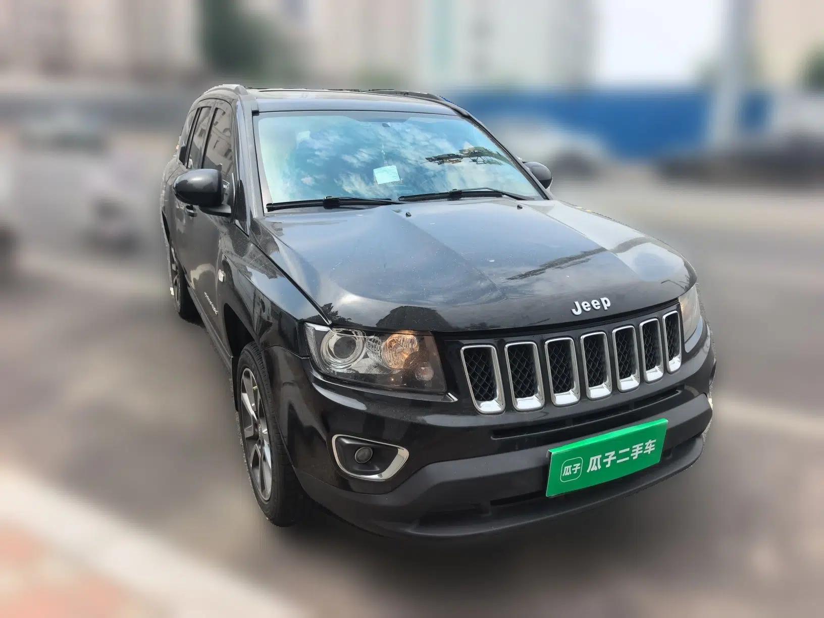 Jeep Compass 2014 Revised Version 2.4L Four-Wheel Drive Comfort Edition — миниатюра 3