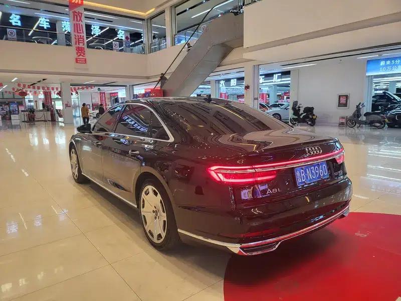 2021 Audi A8 A8L 50 TFSI quattro Comfort — миниатюра 4