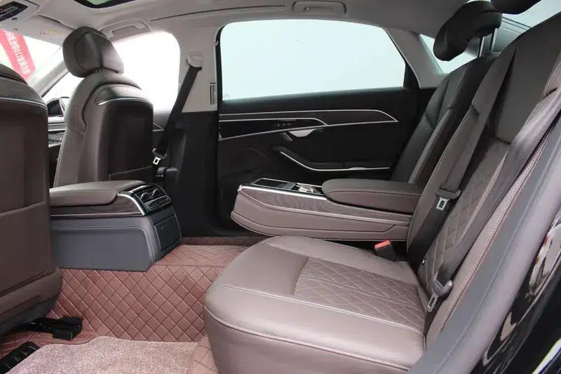 2023 Audi A8 A8L 50 TFSI quattro Premium Edition — миниатюра 18