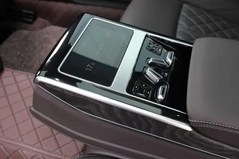 2023 Audi A8 A8L 50 TFSI quattro Premium Edition — миниатюра 7