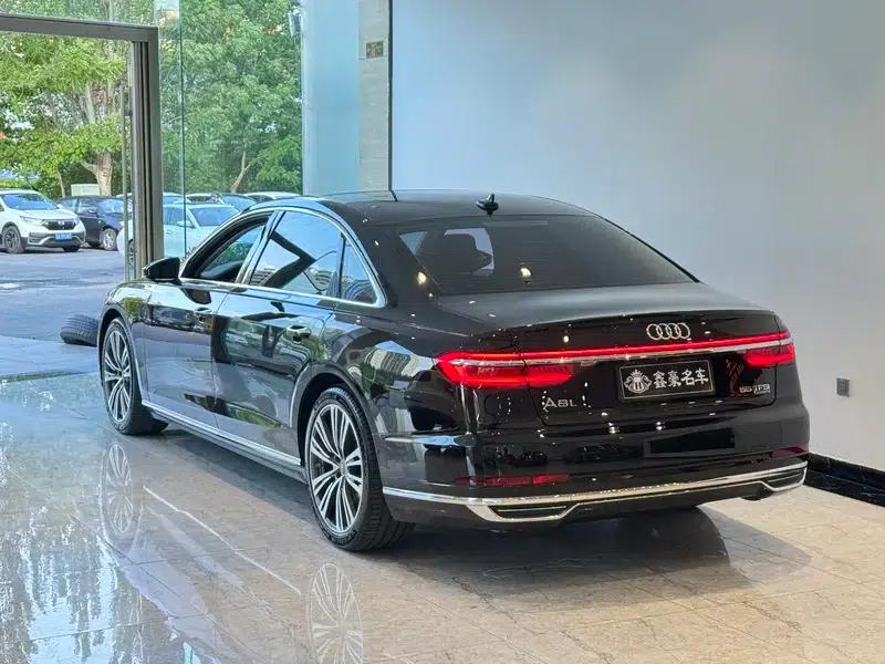 Audi A8 2018 A8L 55 TFSI quattro Premium Edition — миниатюра 3