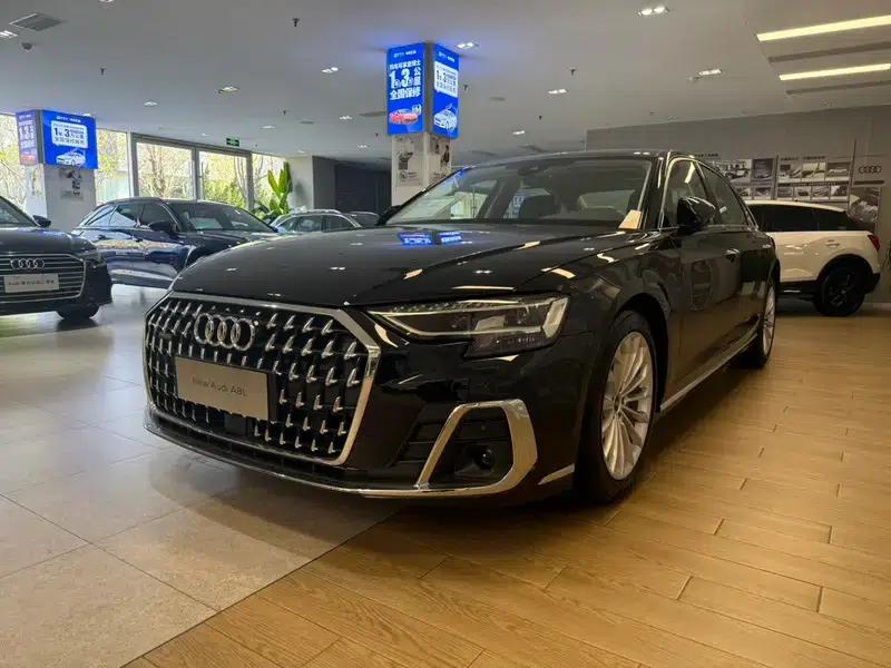 2025 Audi A8 A8L 45 TFSI quattro Luxury — миниатюра 1