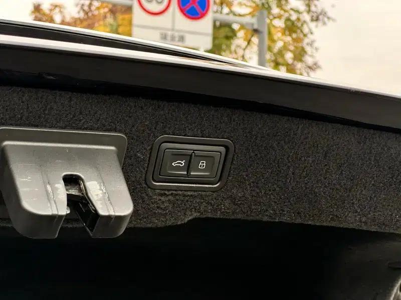 Audi A8 2019 Facelift Plus A8L 50 TFSI quattro Comfort — миниатюра 13