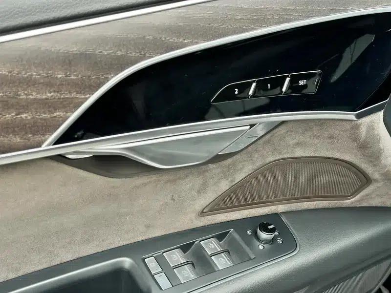 Audi A8 2019 Facelift Plus A8L 50 TFSI quattro Comfort — миниатюра 9