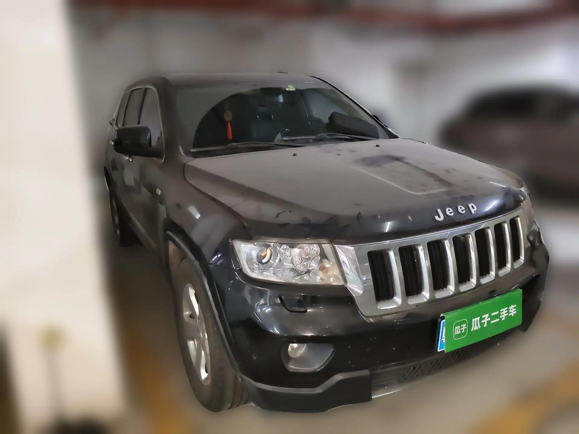 Jeep Grand Cherokee 2011 3.6L Luxury Edition — миниатюра 3