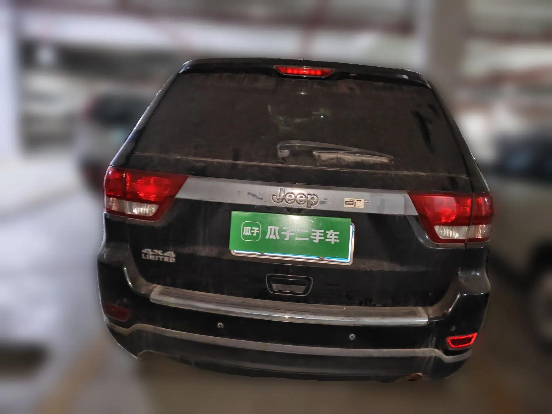 Jeep Grand Cherokee 2011 3.6L Luxury Edition — миниатюра 5