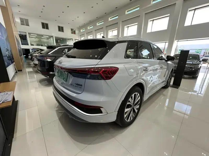 Audi Q4 e-tron 2024 Model 40 e-tron Adventure Edition — миниатюра 3