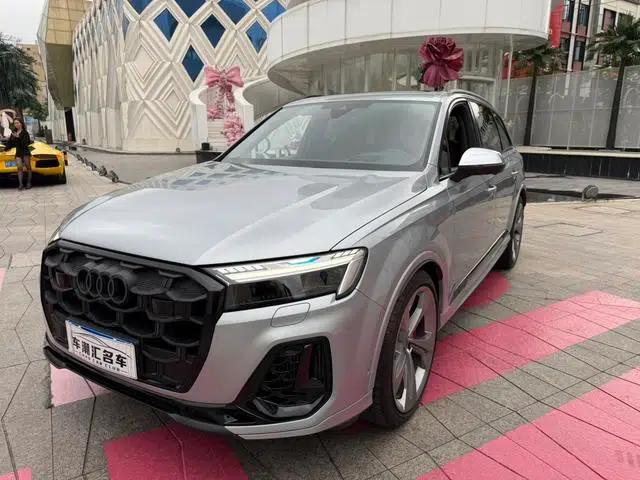 Audi SQ7 2024 4.0 TFSI Dark Knight Edition