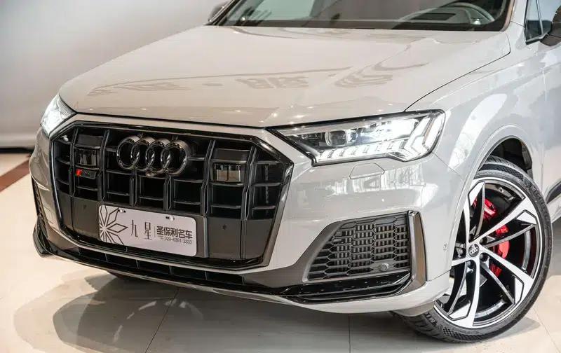 Audi SQ7 2024 4.0 TFSI Dark Knight Edition — миниатюра 14