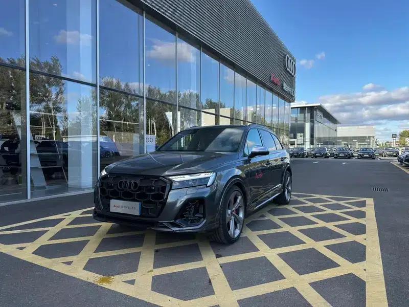 Audi SQ7 2024 4.0 TFSI — миниатюра 1