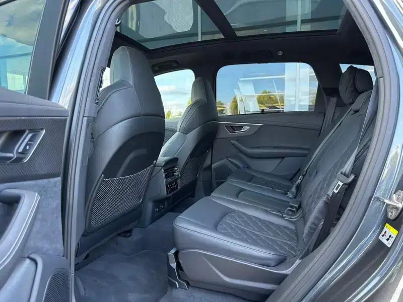 Audi SQ7 2024 4.0 TFSI — миниатюра 17