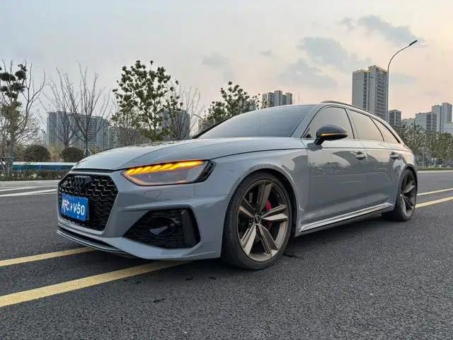 2022 Audi RS 4 RS4 2.9T Avant Dark Gold Edition