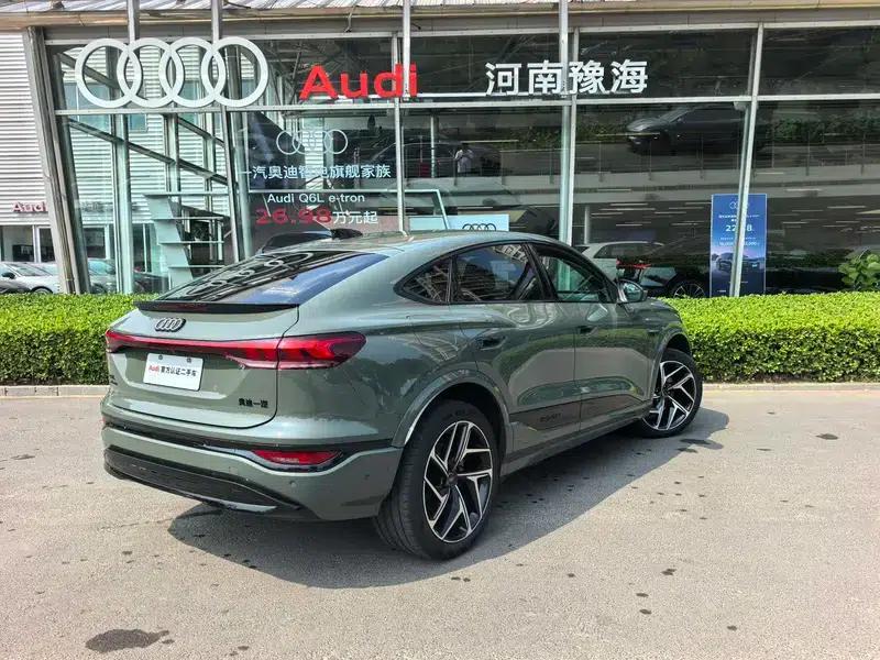 Audi Q6L Sportback e-tron 2026 First Edition — миниатюра 4