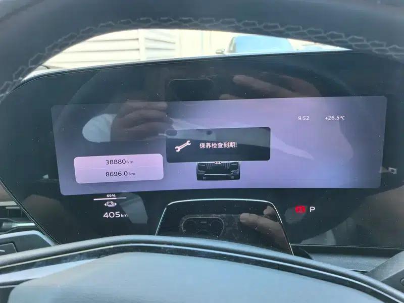Audi Q6L Sportback e-tron 2026 First Edition — миниатюра 9