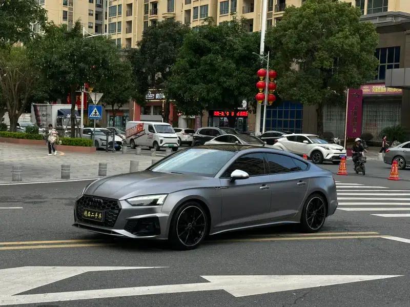 Audi A5 2021 Sportback 40 TFSI Fashionable Elegant Model — миниатюра 1