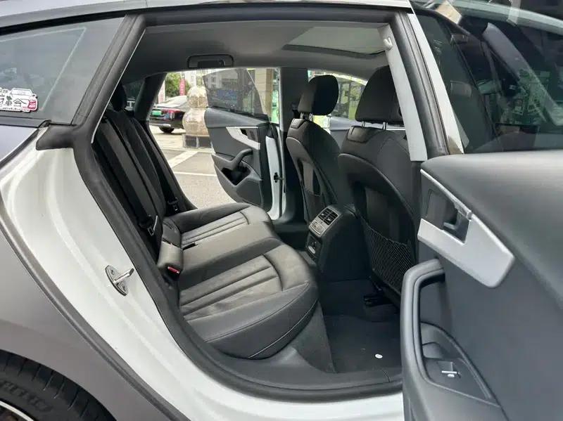 Audi A5 2021 Sportback 40 TFSI Fashionable Elegant Model — миниатюра 24