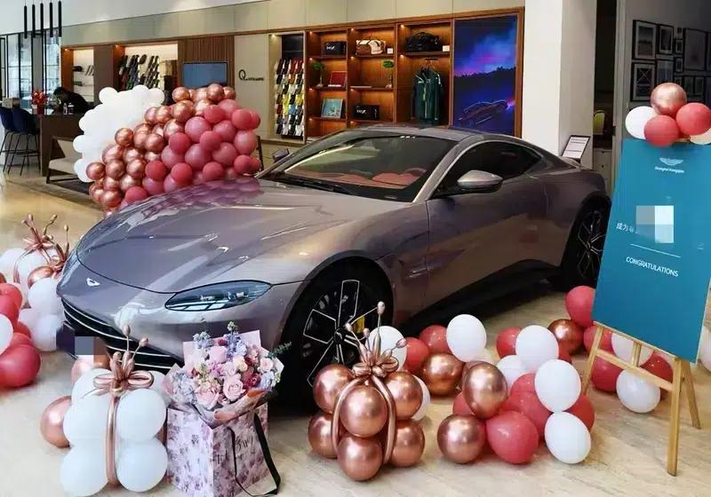 2023 Vantage 4.0T V8 Coupe — миниатюра 3
