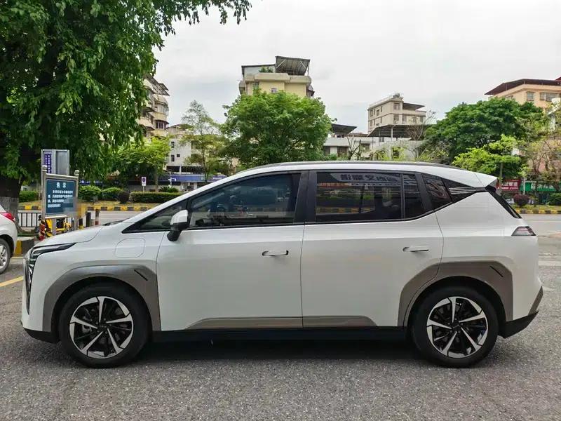 AION Y 2022 PLUS 70 Smart Edition — миниатюра 4