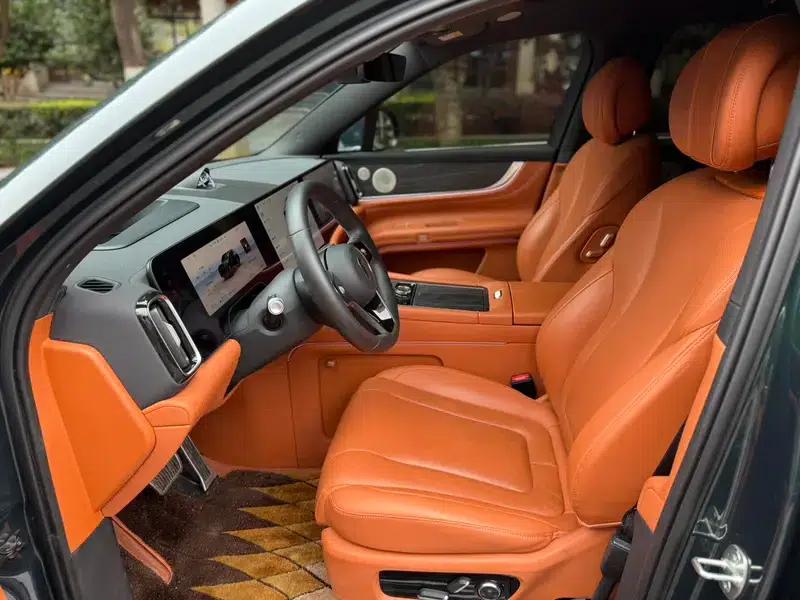 Wenjie M9 2024 Extended Range Max Six-Seater — миниатюра 8