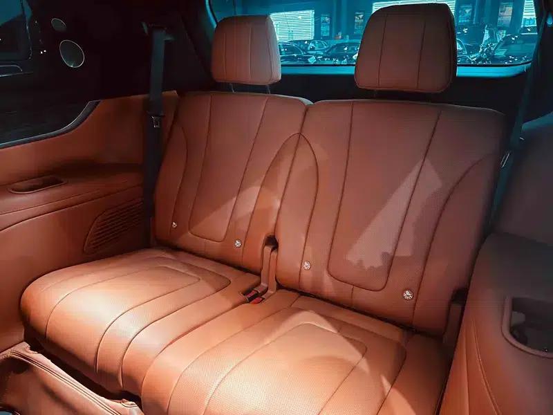 Wenjie M9 2024 Extended Range Max Six-Seater — миниатюра 29