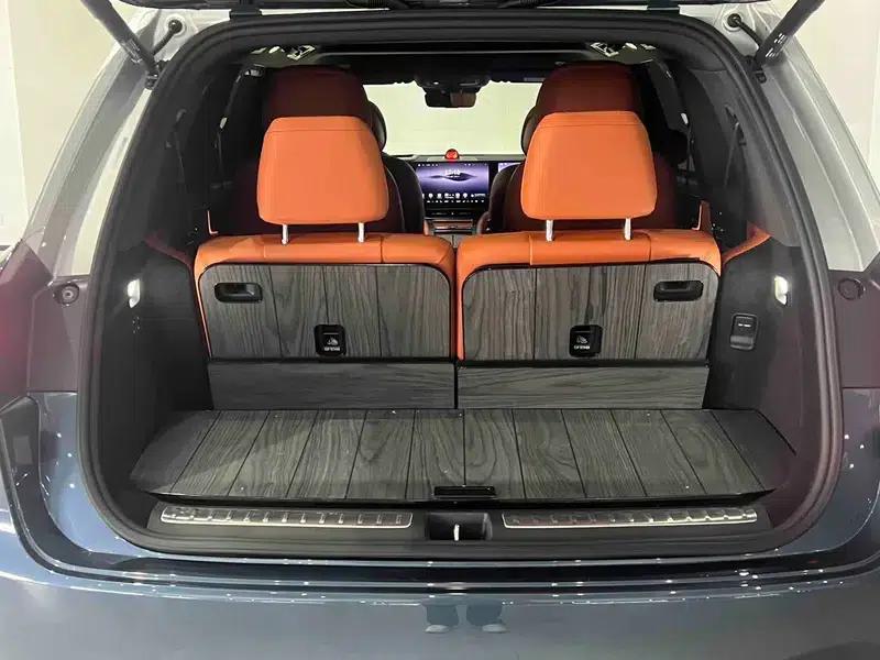 Wenjie M9 2024 Extended Range Max Six-Seater — миниатюра 30