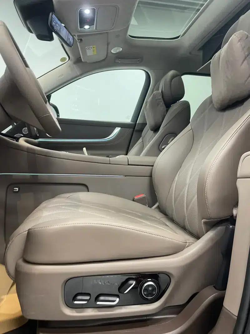 Wenjie M9 2025 Ultra Range Extended 5-Seat Version (192-line LiDAR) — миниатюра 11