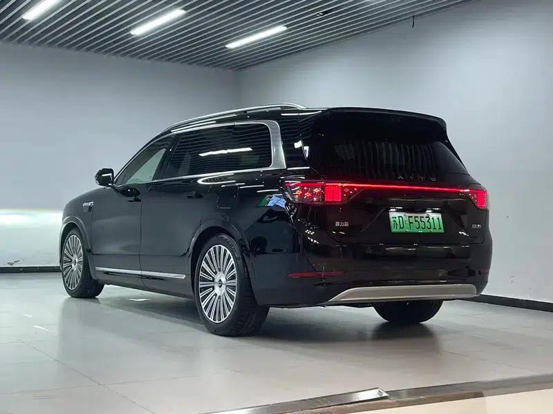 Wenjie M9 2025 Ultra Range Extended 5-Seat Version (192-line LiDAR) — миниатюра 4