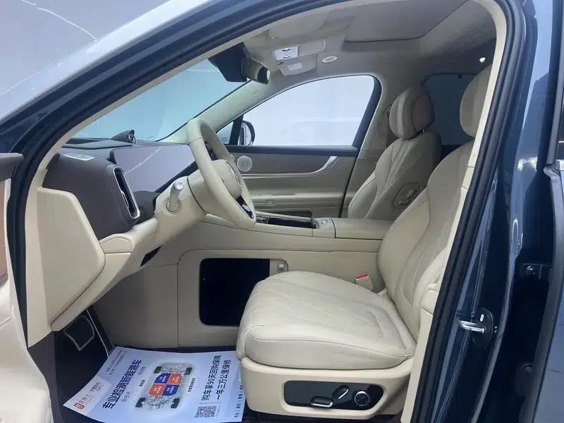 Wenjie M9 2024 Ultra Range Extended 6-Seater — миниатюра 25