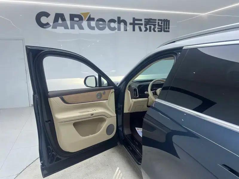 Wenjie M9 2024 Ultra Range Extended 6-Seater — миниатюра 29