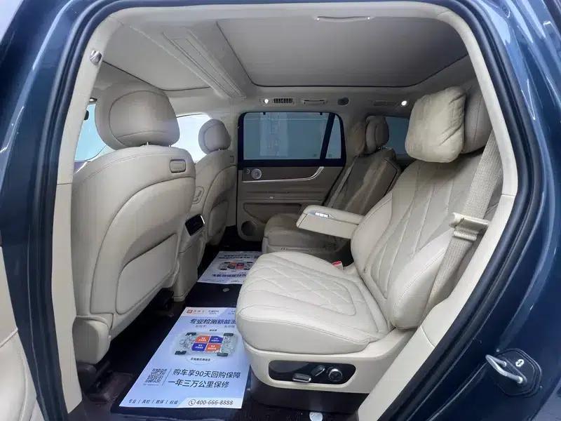 Wenjie M9 2024 Ultra Range Extended 6-Seater — миниатюра 33