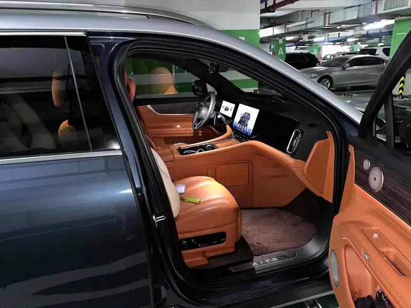 Wenjie M9 2024 Extended Range Max Six-Seater — миниатюра 8