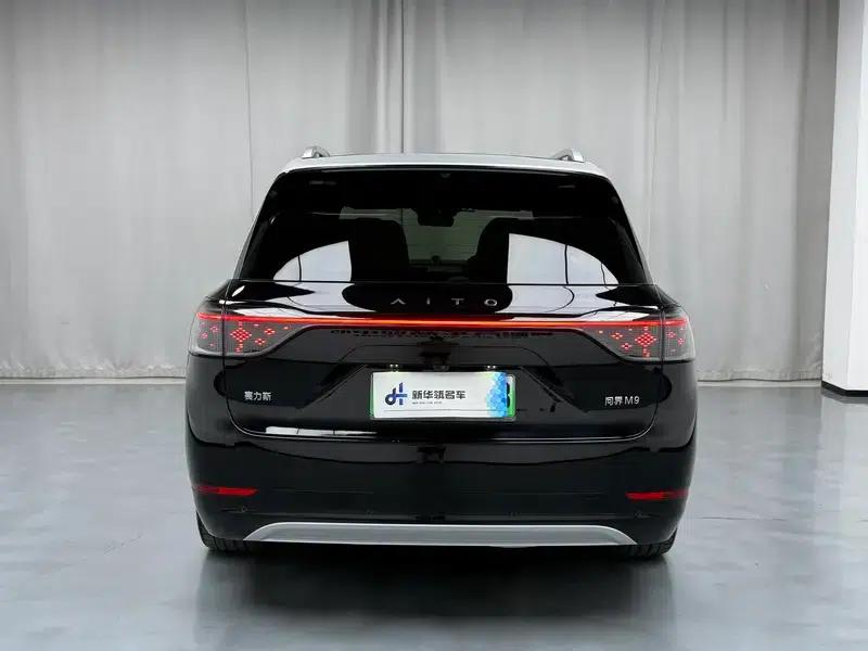 Wenjie M9 2024 Ultra Range Extended 6-Seater — миниатюра 5