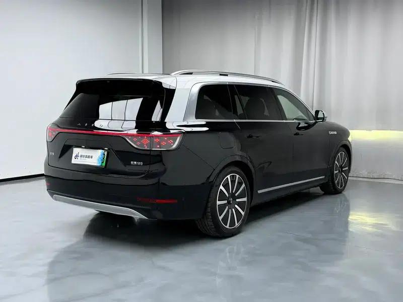 Wenjie M9 2024 Ultra Range Extended 6-Seater — миниатюра 6