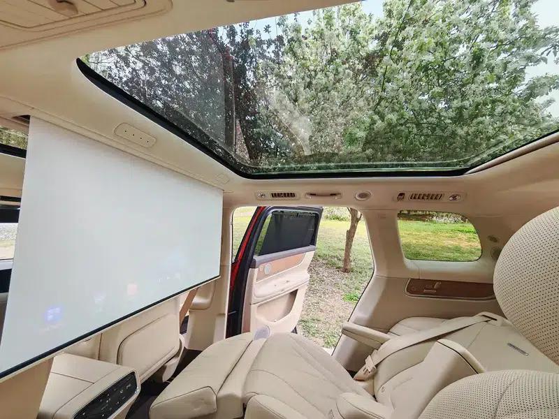 Wenjie M9 2024 Extended Range Max Six-Seater — миниатюра 20