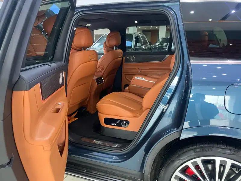 Wenjie M9 2024 Ultra Range Extended 6-Seater — миниатюра 18