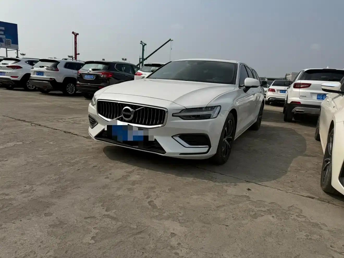 2021 Volvo S60 T4 Inscription Luxury Edition — миниатюра 1