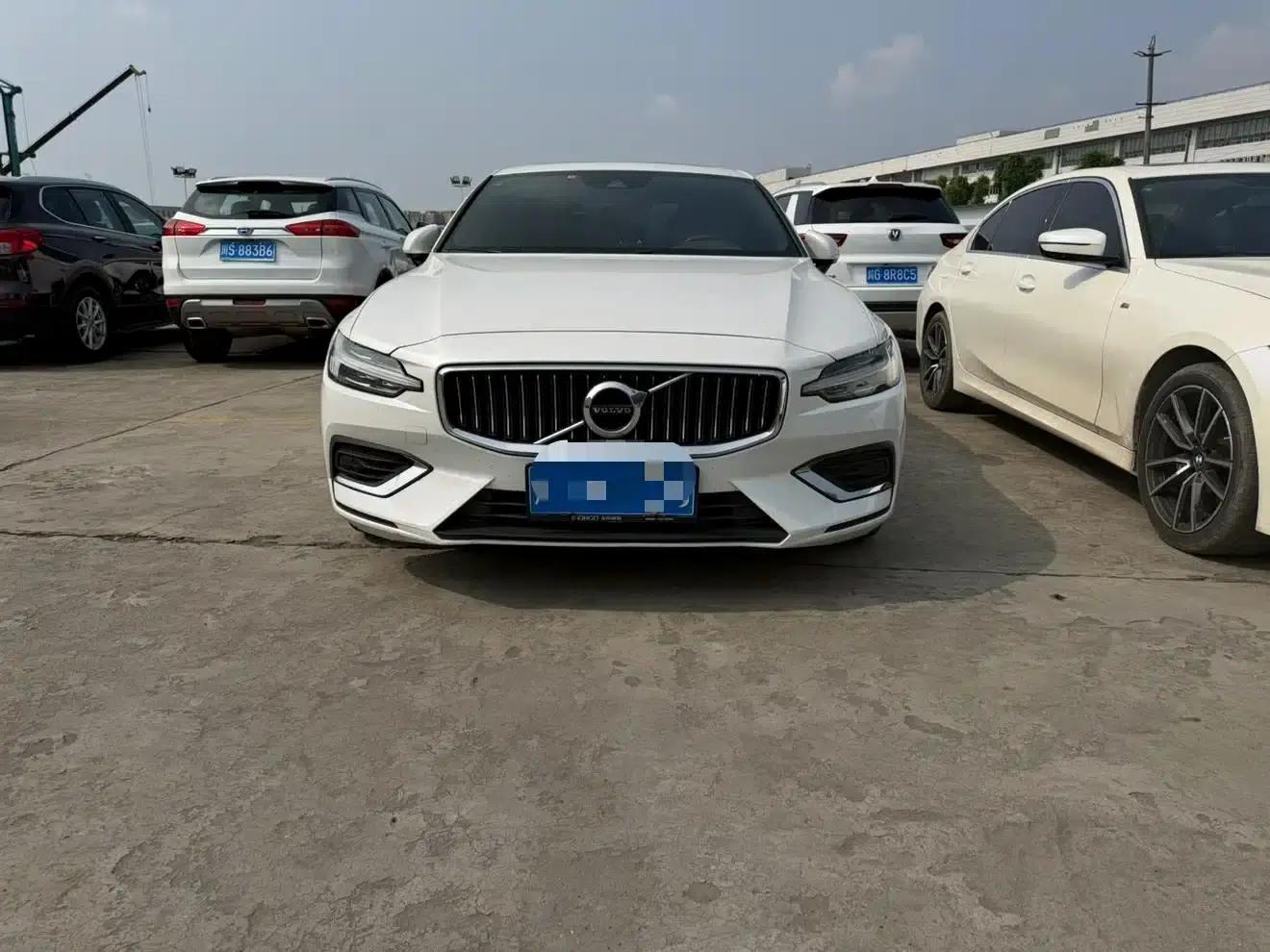 2021 Volvo S60 T4 Inscription Luxury Edition — миниатюра 2