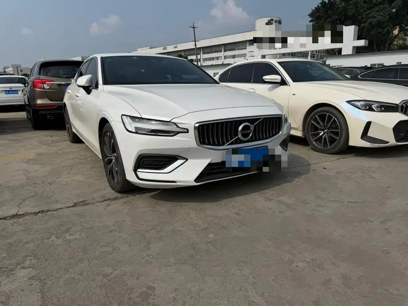 2021 Volvo S60 T4 Inscription Luxury Edition — миниатюра 3