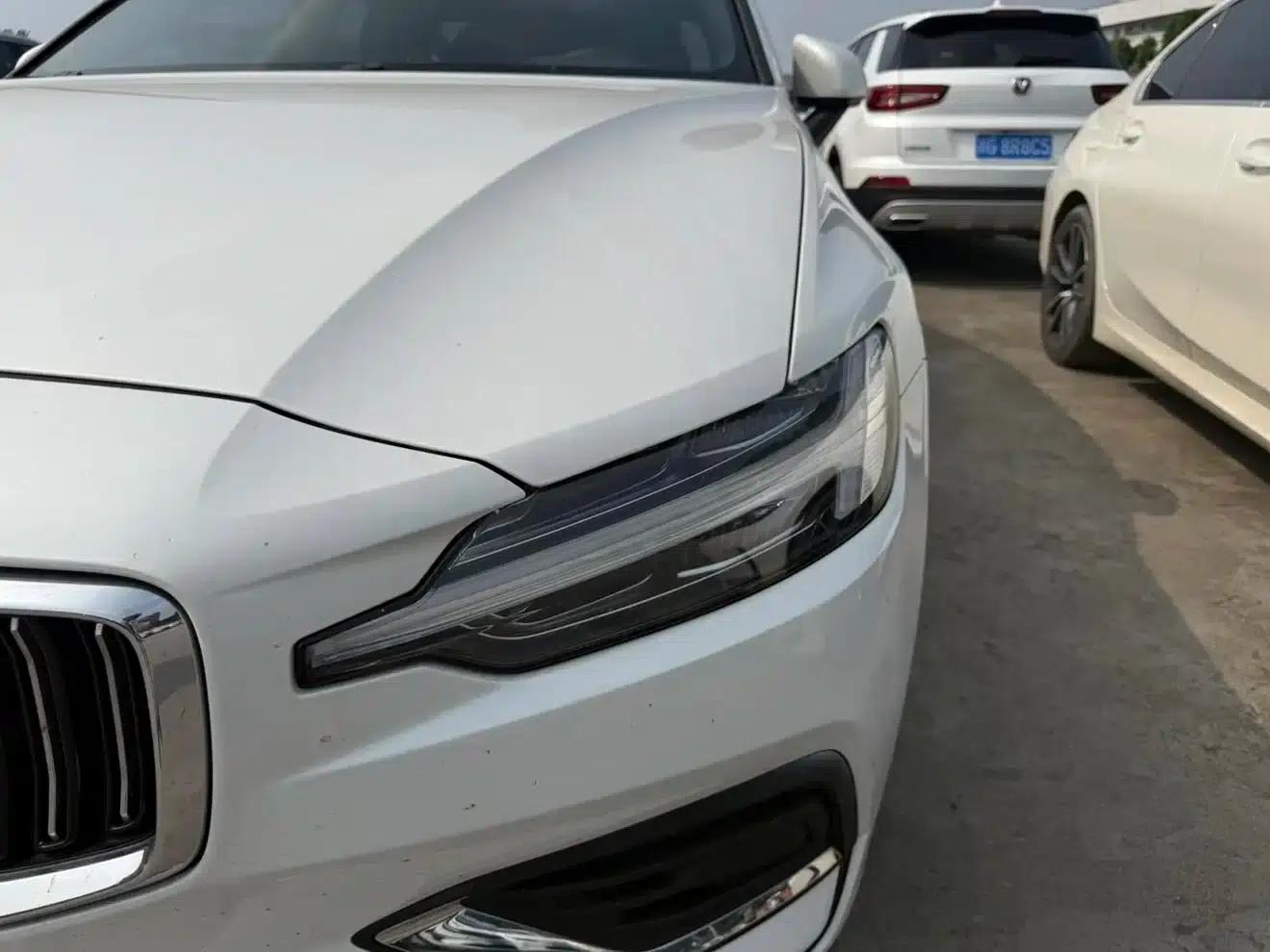 2021 Volvo S60 T4 Inscription Luxury Edition — миниатюра 4