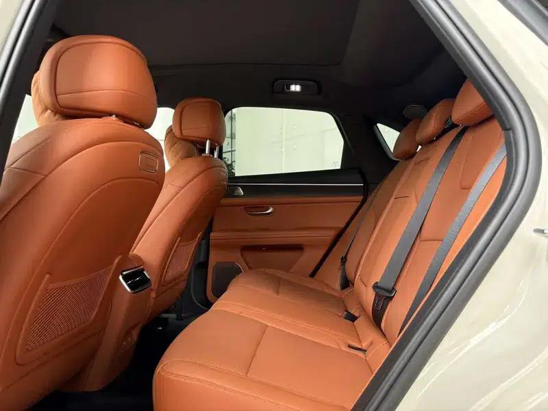 Wenjie M5 2025 Extended Range Ultra 4WD Version — миниатюра 11