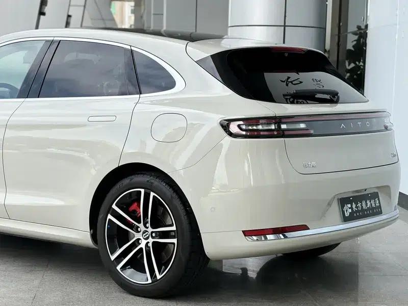 Wenjie M5 2025 Extended Range Ultra 4WD Version — миниатюра 5