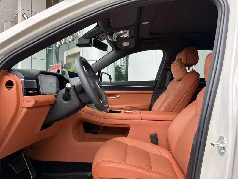 Wenjie M5 2025 Extended Range Ultra 4WD Version — миниатюра 10
