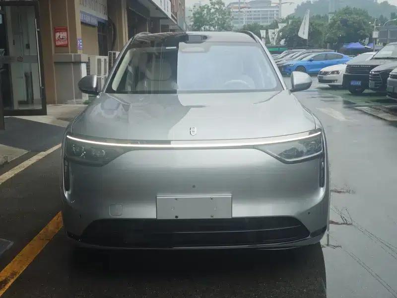 Wenjie M8 2025 Extended Range Ultra 6-Seat 4WD (192-line LiDAR) — миниатюра 2